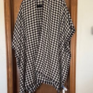 Black and White Houndstooth wrap poncho